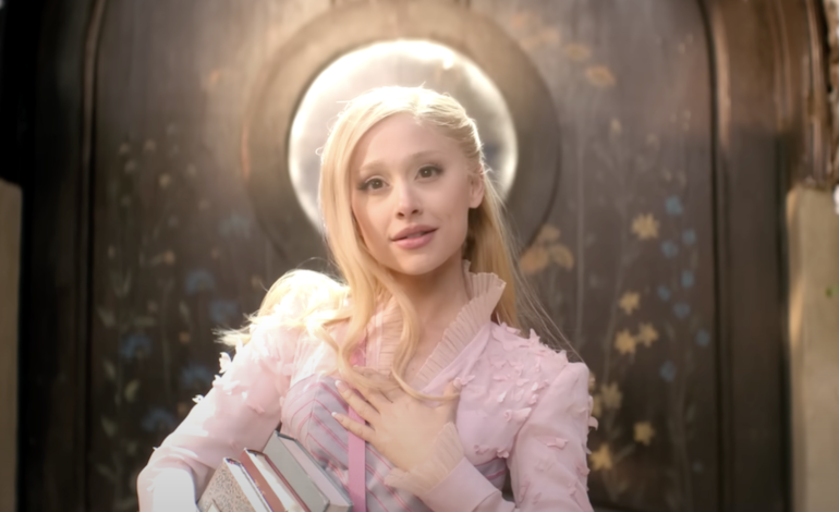Ariana Grande Joins Robert De Niro, Ben Stiller For ‘Meet The Parents’ Sequel At Universal